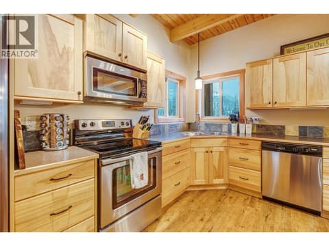 Photo 9 of 308 Creekview Road Unit# 17, Penticton Apex