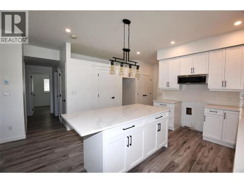 Photo 10 of 592 Nighthawk Avenue, Okanagan North, Vernon