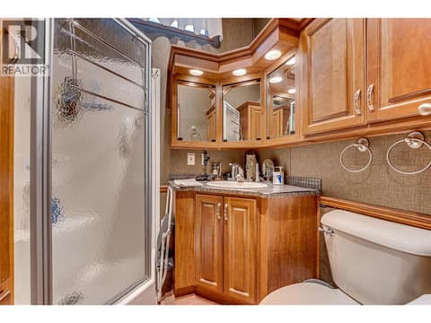 3 piece bathroom at 8000 Highland Road Unit# 42, North BX, Vernon