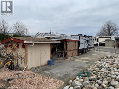 Extended driveway space at 8000 Highland Road Lot# 41, North BX, Vernon