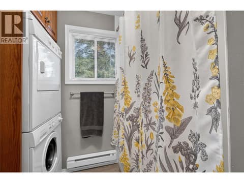 Photo 11 of 206 Falcon Avenue, Okanagan North, Vernon