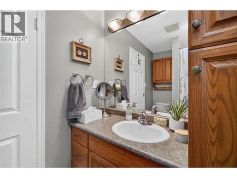 Photo 12 of 206 Falcon Avenue, Okanagan North, Vernon