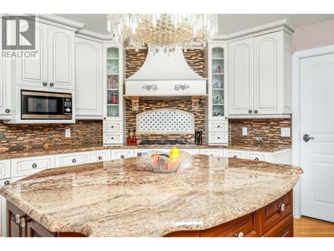 Photo 14 of 7504 Kennedy Lane, Bella Vista, Vernon