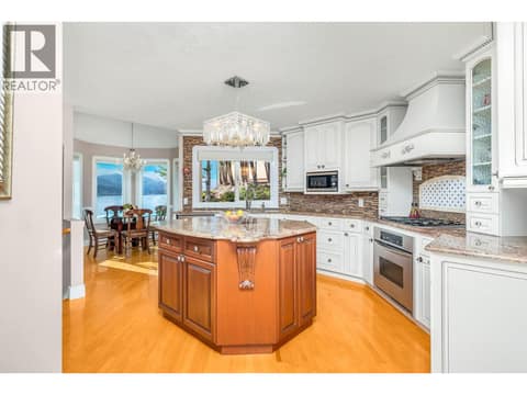 Photo 15 of 7504 Kennedy Lane, Bella Vista, Vernon