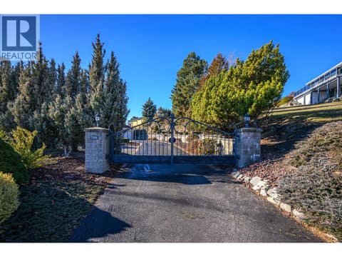 Photo 3 of 7504 Kennedy Lane, Bella Vista, Vernon