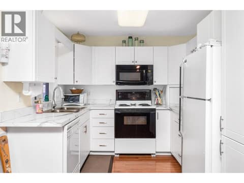 Photo 11 of 833 8 Avenue, Swan Lake West, Vernon