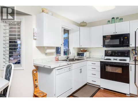 Photo 12 of 833 8 Avenue, Swan Lake West, Vernon