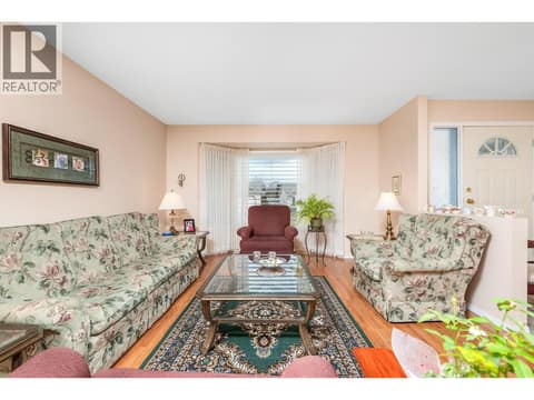 Photo 2 of 833 8 Avenue, Swan Lake West, Vernon