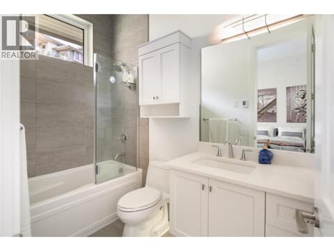 4pc Ensuite at 689 Birdie Lake Place, Predator Ridge, Vernon