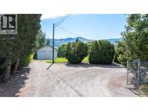 Entrance to Property at 7821 Old Kamloops Road, Swan Lake West, Vernon