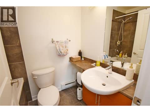 Main 4pc bathroom at 4205 27 Street Unit# 102, City of Vernon