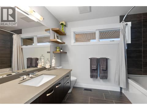 Upper level four piece bathroom at 229 Holloway Drive, Tobiano, Kamloops