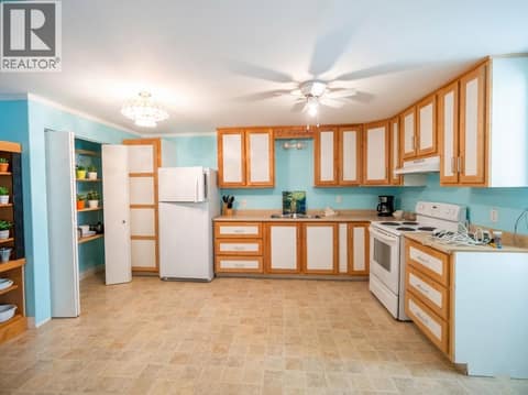 MH Basement - Kitchen at 327 97A Highway, Armstrong/ Spall., Spallumcheen