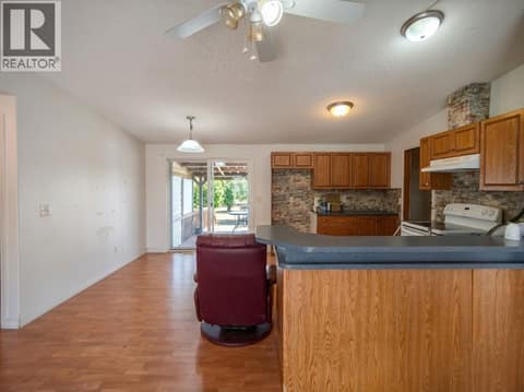 MH Main Level - Kitchen at 327 97A Highway, Armstrong/ Spall., Spallumcheen