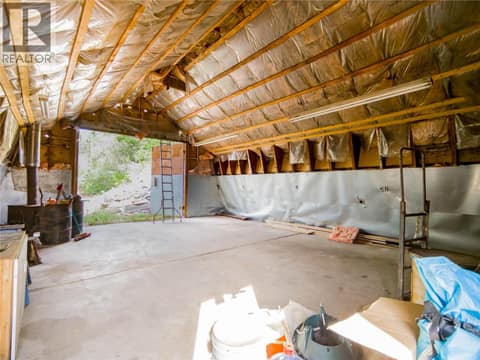 Shop at 327 97A Highway, Armstrong/ Spall., Spallumcheen