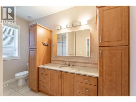 Ensuite Bathroom at 1675 PENTICTON Avenue Unit# 109, Columbia/Duncan, Penticton