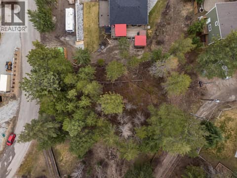 Photo 5 of 10700 Pinecrest Road, Okanagan North, Vernon