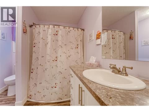 4 pice ensuite bathroom at 1600 43 Avenue Unit# 25, Harwood, Vernon