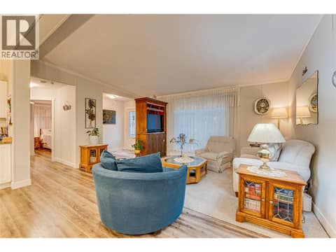 Dining area to front door view at 1600 43 Avenue Unit# 25, Harwood, Vernon