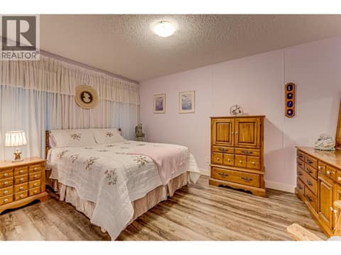 Primary bedroom at 1600 43 Avenue Unit# 25, Harwood, Vernon