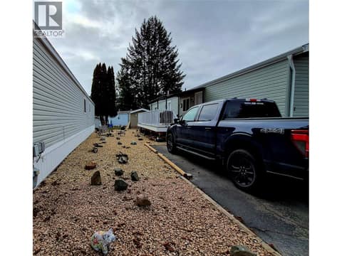 Side yard, no maintnenace at 5484 Okanagan Landing Road Unit# 51, Okanagan Landing, Vernon