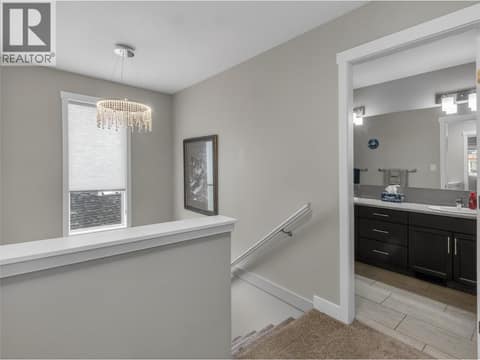 Photo 16 of 2070 Lawrence Avenue, Columbia/Duncan, Penticton