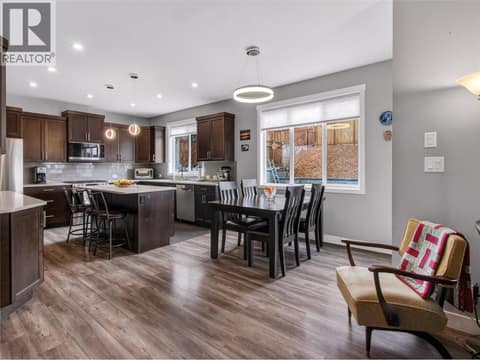 Photo 2 of 2070 Lawrence Avenue, Columbia/Duncan, Penticton