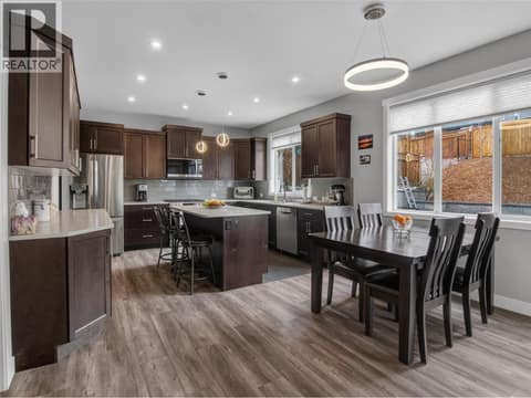 Photo 3 of 2070 Lawrence Avenue, Columbia/Duncan, Penticton