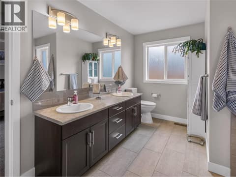 Photo 30 of 2070 Lawrence Avenue, Columbia/Duncan, Penticton