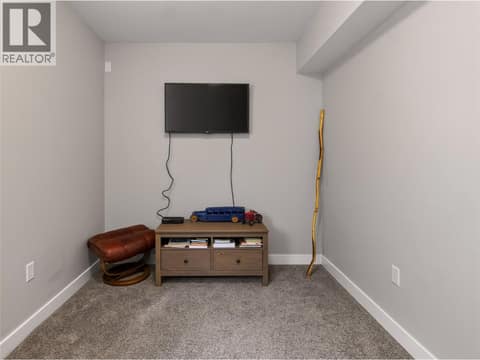 Photo 34 of 2070 Lawrence Avenue, Columbia/Duncan, Penticton