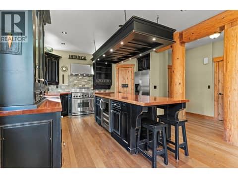 Beautiful gourmet kitchen at 148 Stemwinder Drive, Alpine Resort Area, Kimberley