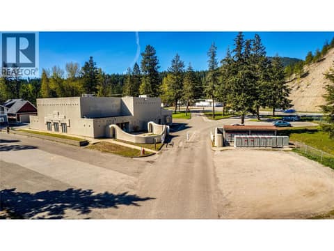 Entrance to Parker Cove at 270 Grouse Avenue, Okanagan North, Vernon