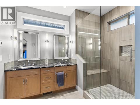 Walk in shower at 529 Whitecourt Place, Foothills, Vernon