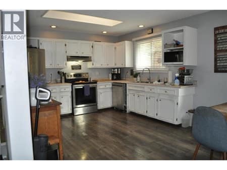 Photo 2 of 663 Clifton Road, Glenmore, Kelowna