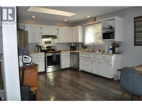 Photo 2 of 663 Clifton Road, Glenmore, Kelowna