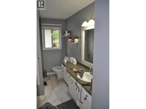Photo 4 of 663 Clifton Road, Glenmore, Kelowna