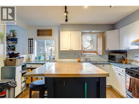 Photo 5 of 1703 33 Street, Mission Hill, Vernon