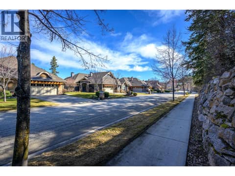 Photo 4 of 251 Longspoon Drive, Predator Ridge, Vernon