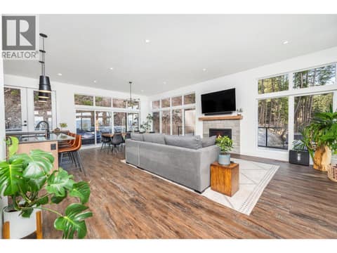 Photo 11 of 5720 Hartnell Road Unit# 5, North BX, Vernon