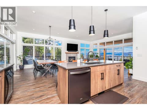 Photo 12 of 5720 Hartnell Road Unit# 5, North BX, Vernon
