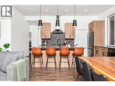 Photo 13 of 5720 Hartnell Road Unit# 5, North BX, Vernon