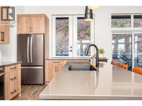 Photo 17 of 5720 Hartnell Road Unit# 5, North BX, Vernon