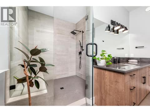 Photo 30 of 5720 Hartnell Road Unit# 5, North BX, Vernon