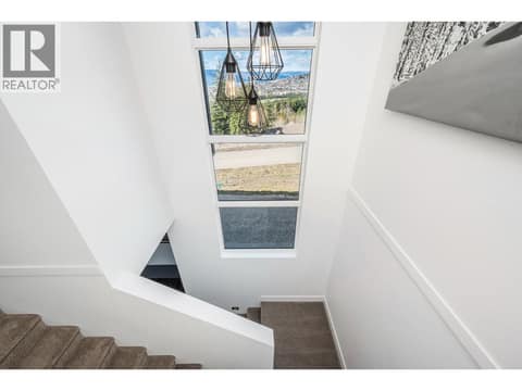 Photo 7 of 5720 Hartnell Road Unit# 5, North BX, Vernon