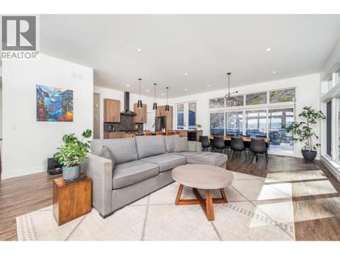 Photo 8 of 5720 Hartnell Road Unit# 5, North BX, Vernon