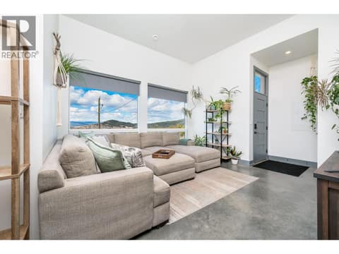 Suite at 5720 Hartnell Road Unit# 5, North BX, Vernon