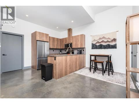 Suite at 5720 Hartnell Road Unit# 5, North BX, Vernon