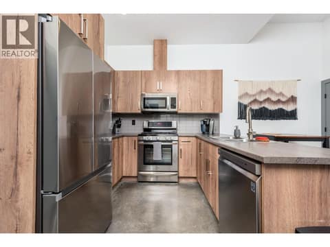 Suite at 5720 Hartnell Road Unit# 5, North BX, Vernon