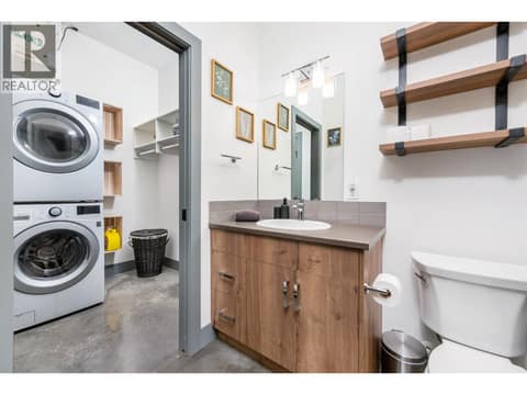 Suite at 5720 Hartnell Road Unit# 5, North BX, Vernon