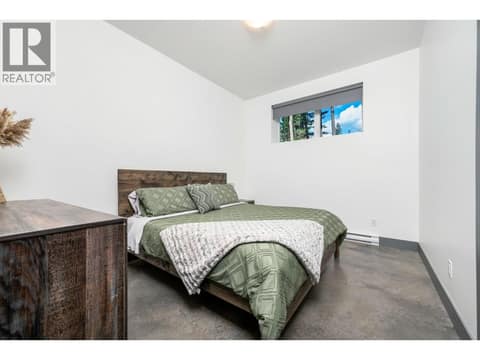 Suite at 5720 Hartnell Road Unit# 5, North BX, Vernon